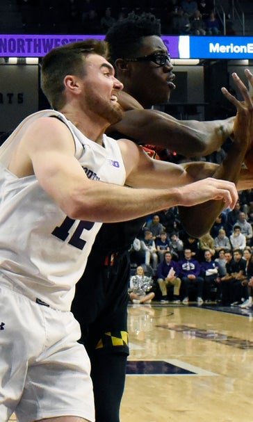 Smith scores 25, No. 17 Maryland beats Northwestern 77-66